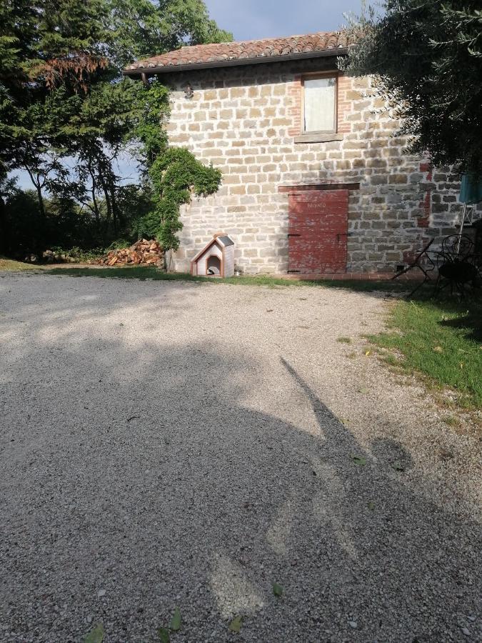 Pilgrim Rooms Губио Екстериор снимка