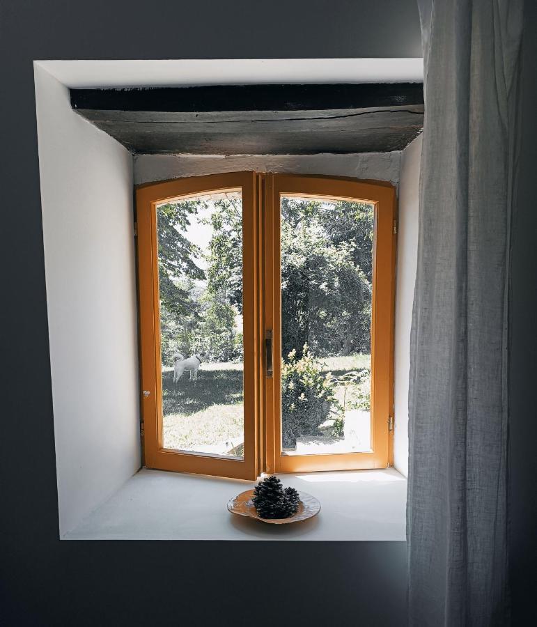 Pilgrim Rooms Губио Екстериор снимка